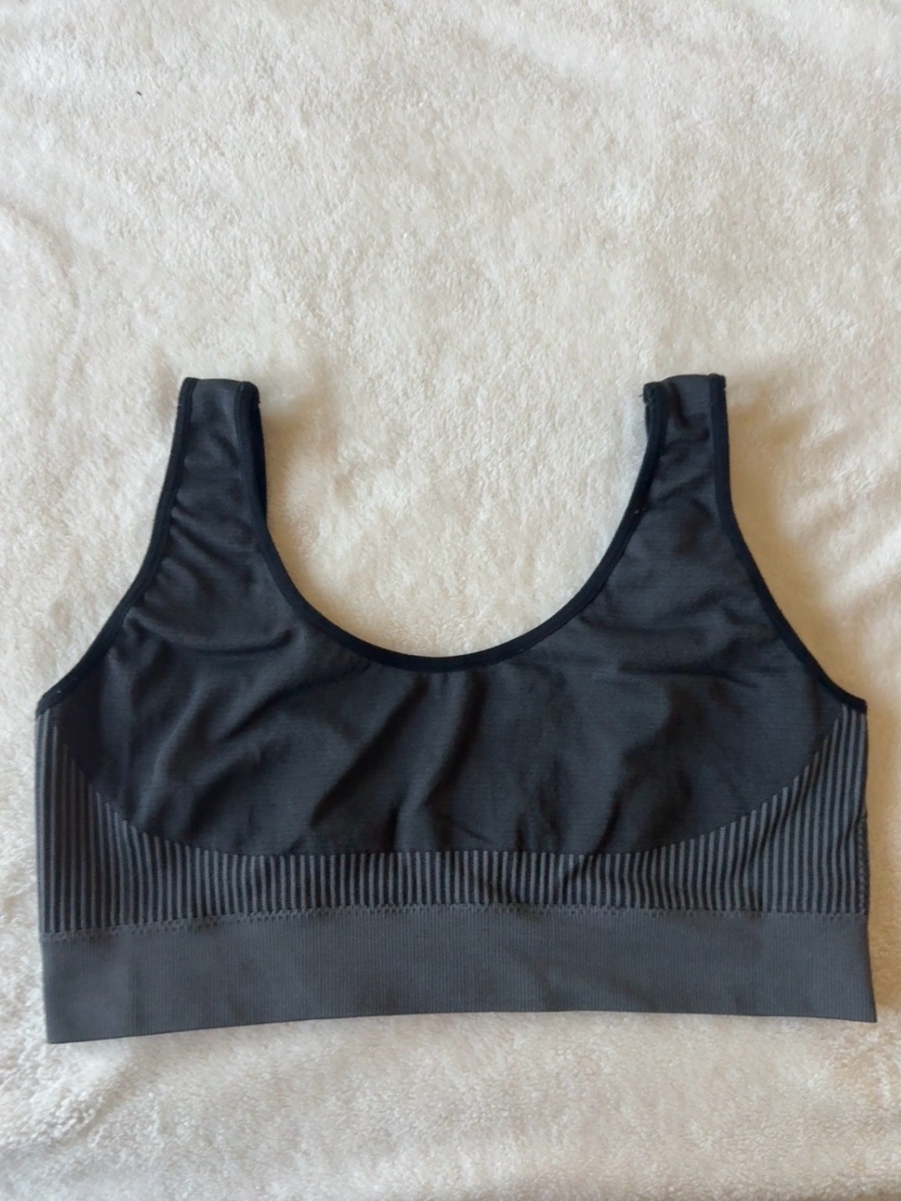 Black charcoal gray seamless ribbed band sports bra scoop neck Size L